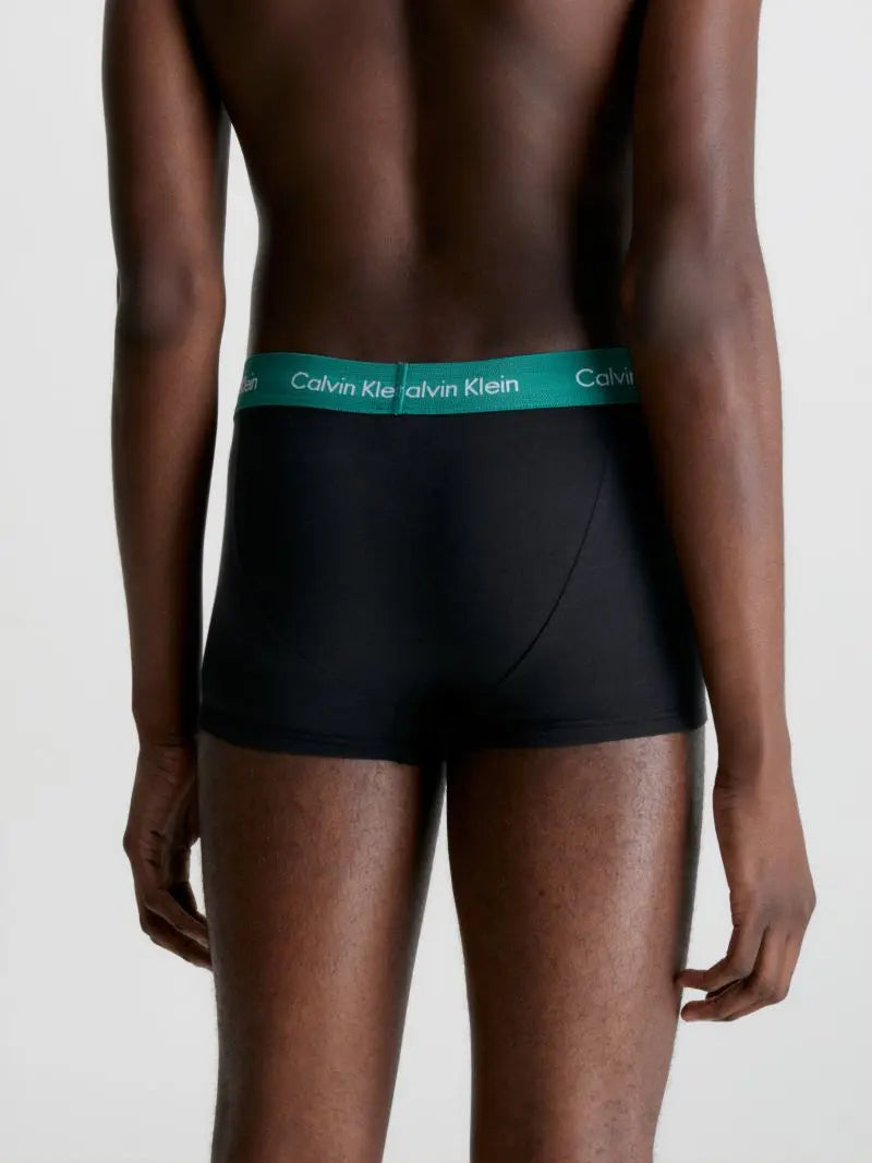3η συσκευασια με μαυρα μποξερ Calvin Klein